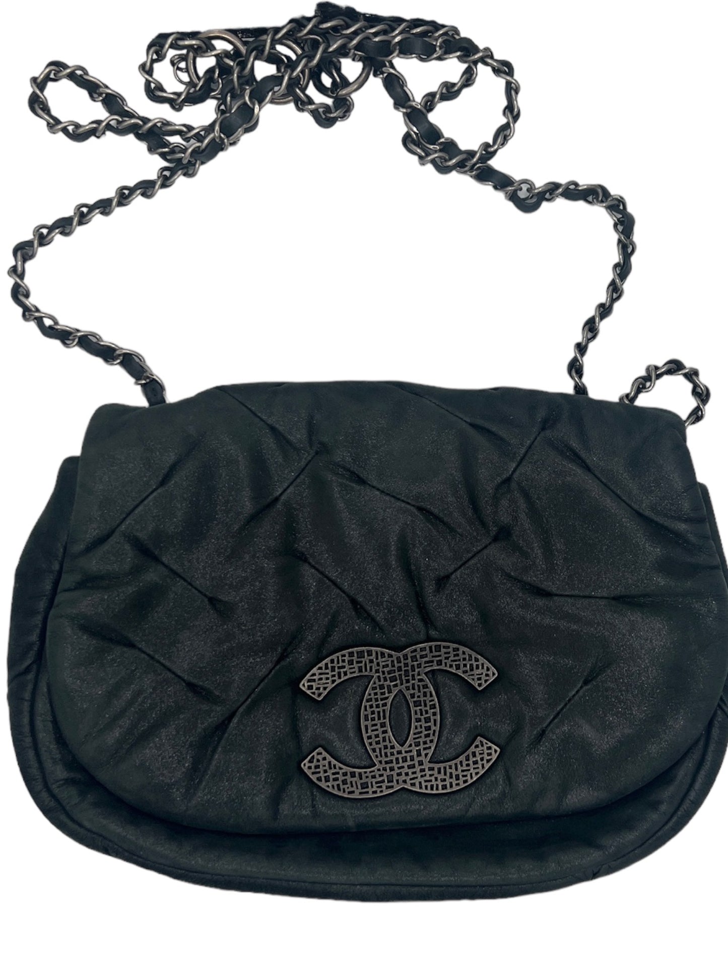 CHANEL - Bolso con solapa de piel de becerro iridiscente con destellos