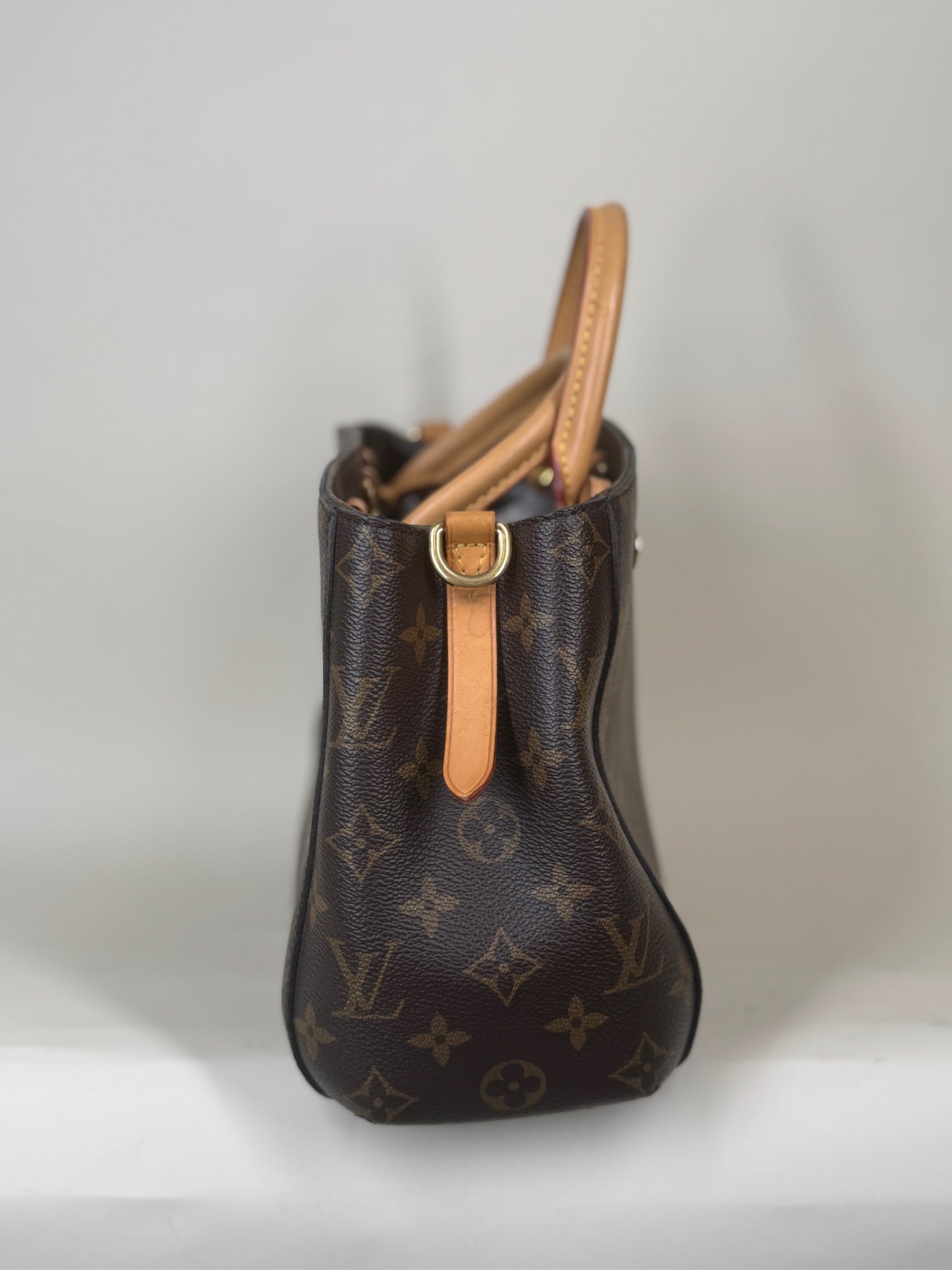 Bolso de hombro LV Monogram Canvas Montaigne BB USADO