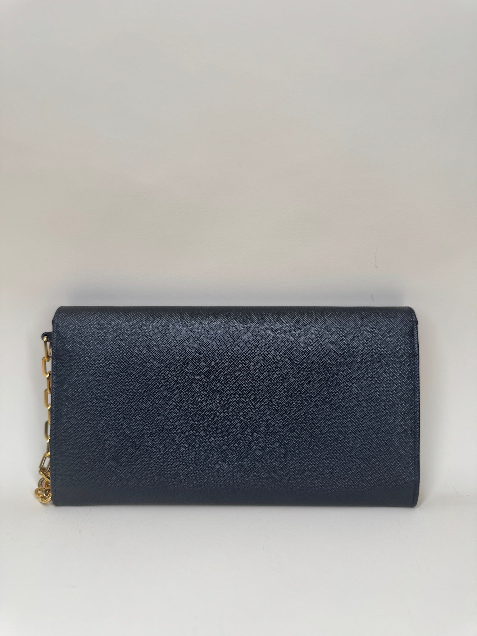 PRE-OWNED Black Saffiano Metal Oro Chain Wallet Crossbody Bag