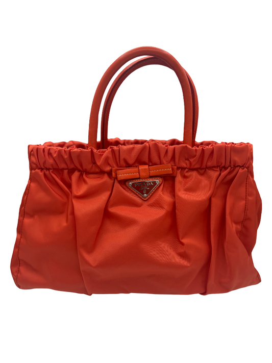 PRADA - Bolso de mano fruncido de nailon naranja