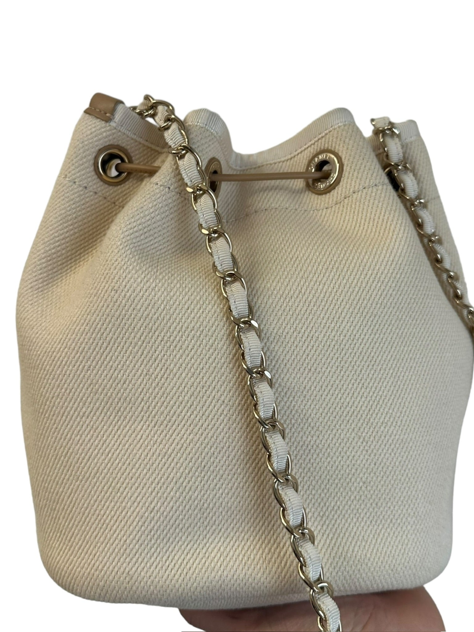 CHANEL - Bolso Deauville con logotipo de perla