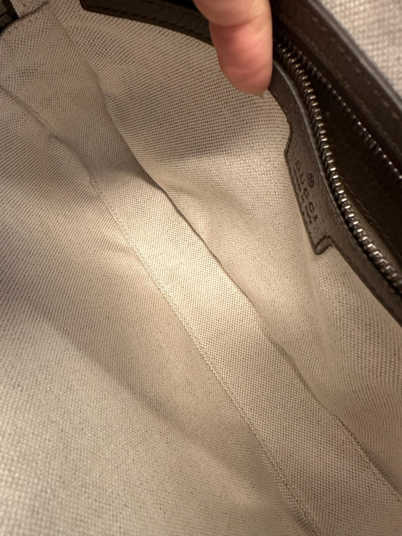 GUCCI - Bolso bandolera Ophidia con GG en lona con tribanda GG en color beige ébano