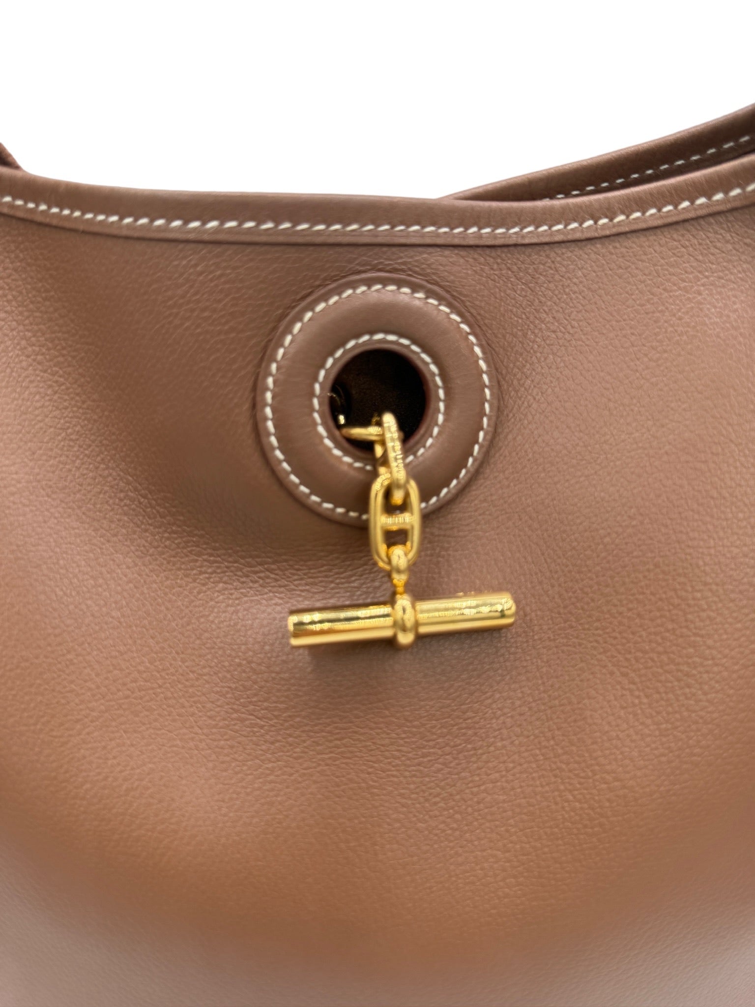 HERMES - Bolso de hombro Couchevel Vespa PM marrón oscuro Veau Graine