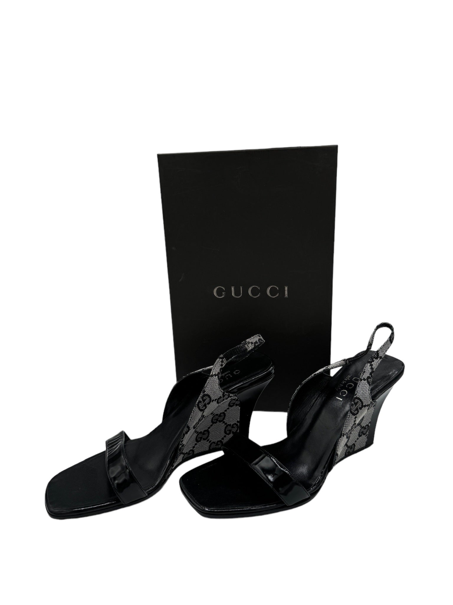 GUCCI - Sandalias de charol en jacquard blanco y negro talla 36C