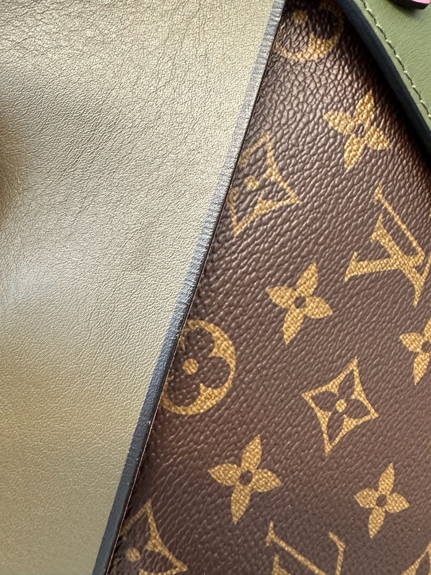 LOUIS VUITTON - Khaki Monogram Canvas Tuileries Besace Crossbody Bag