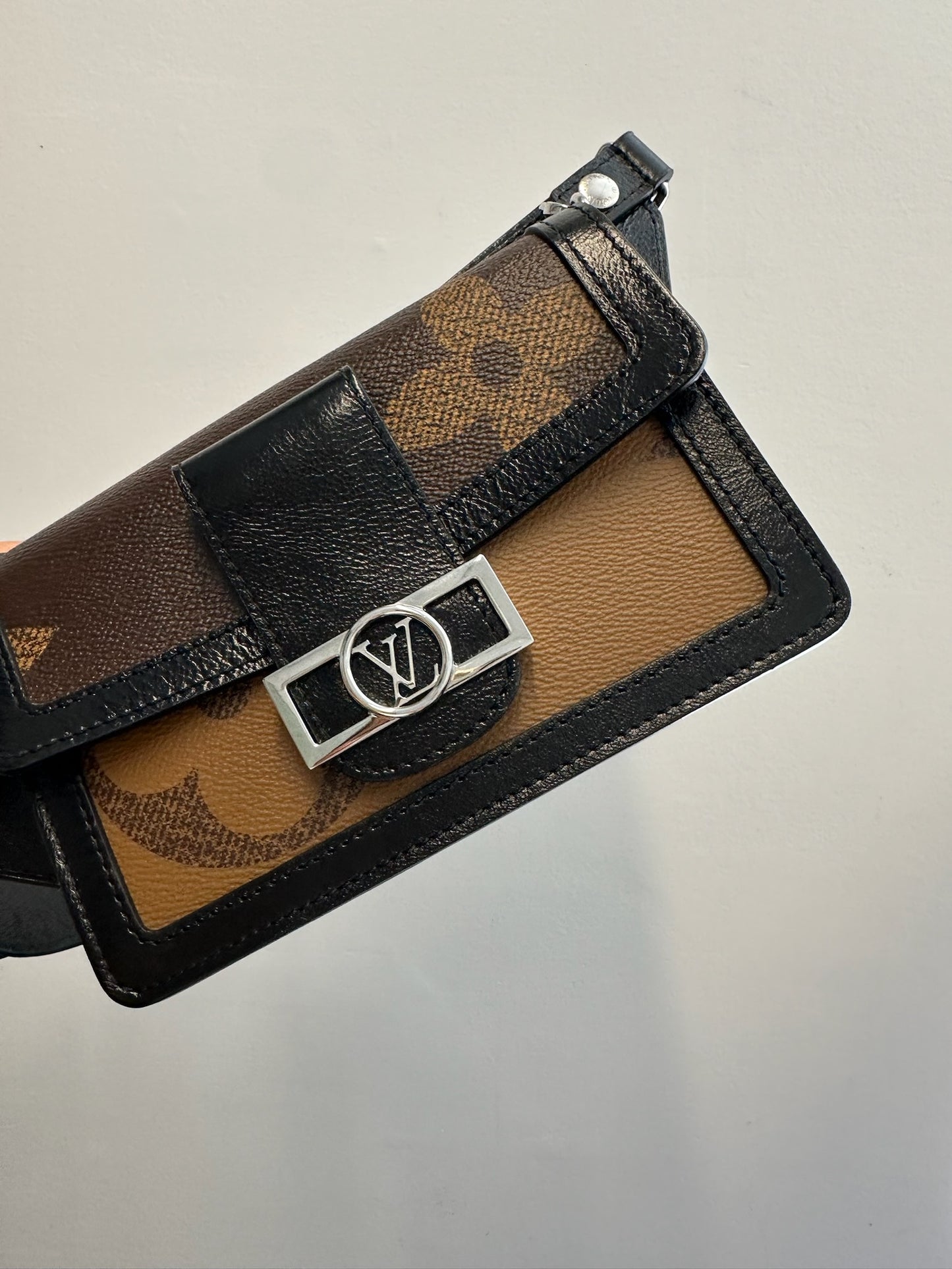 LOUIS VUITTON - Black Reverse Monogram Canvas Dauphine Belt Bag