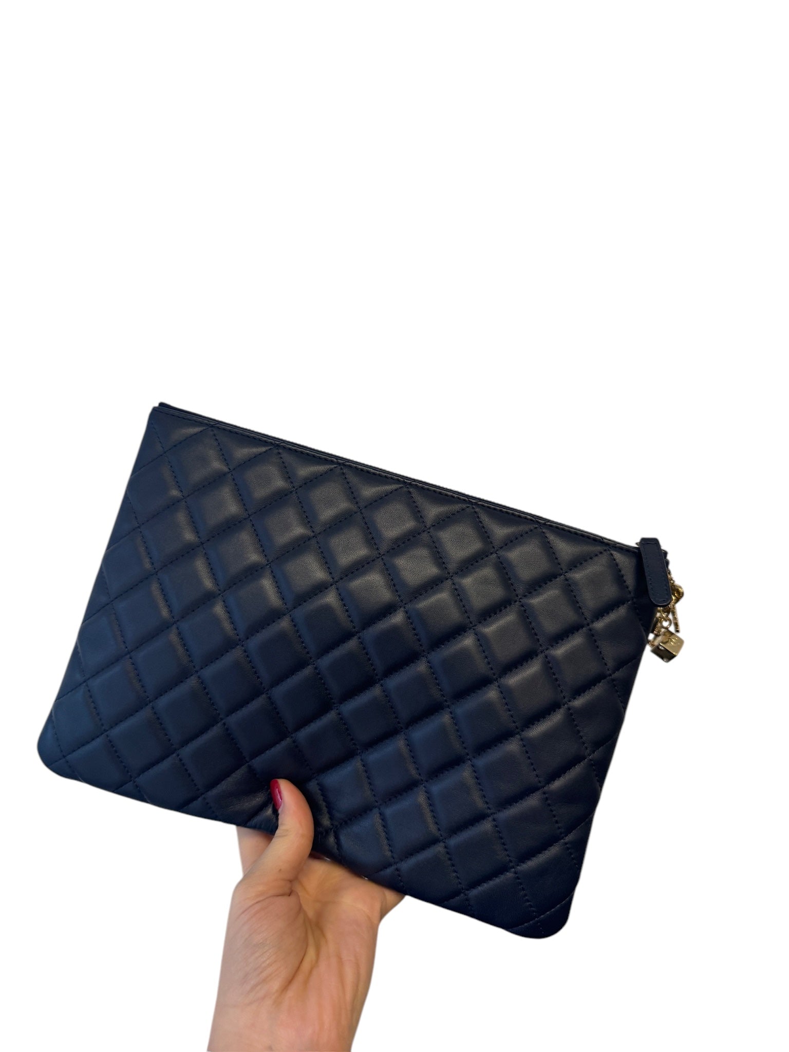 Cartera de mano Casino O-Case mediana de piel de cordero acolchada CC Navy de segunda mano