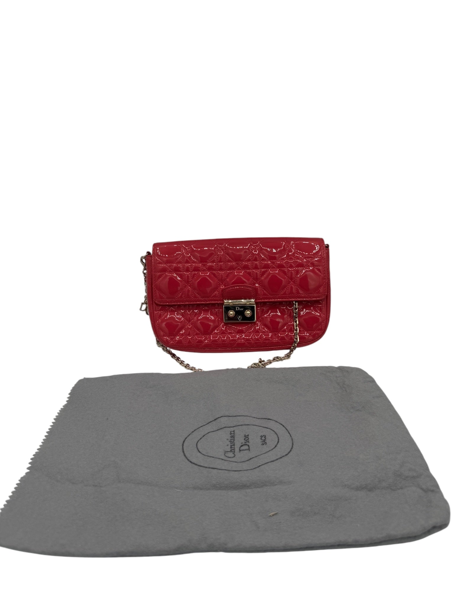 Bolso bandolera Miss Dior Promenade de charol acolchado con diseño de cannage en color rosa de segunda mano