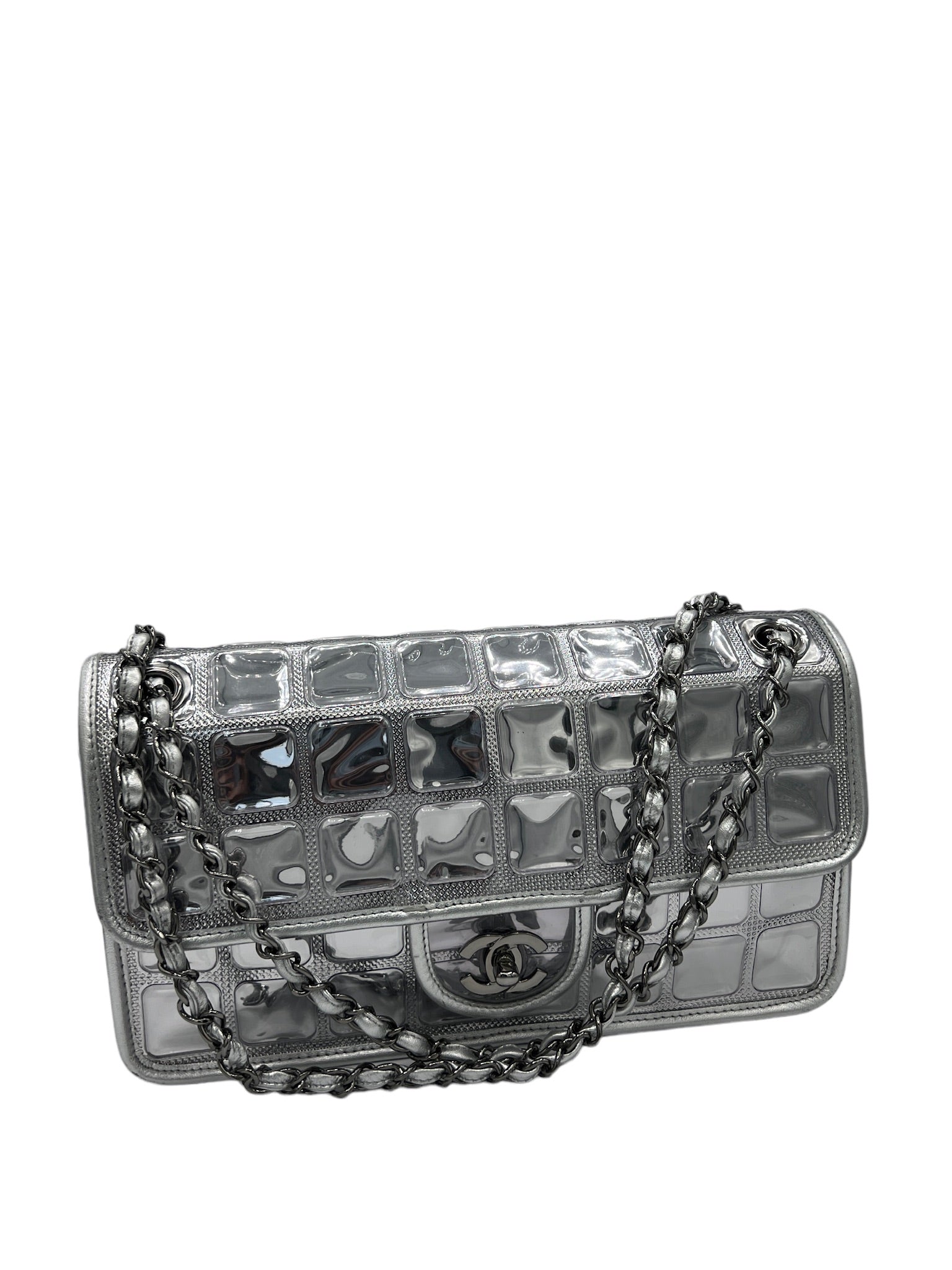 CHANEL - Bolso de hombro con solapa simple de PVC plateado Ice Cube