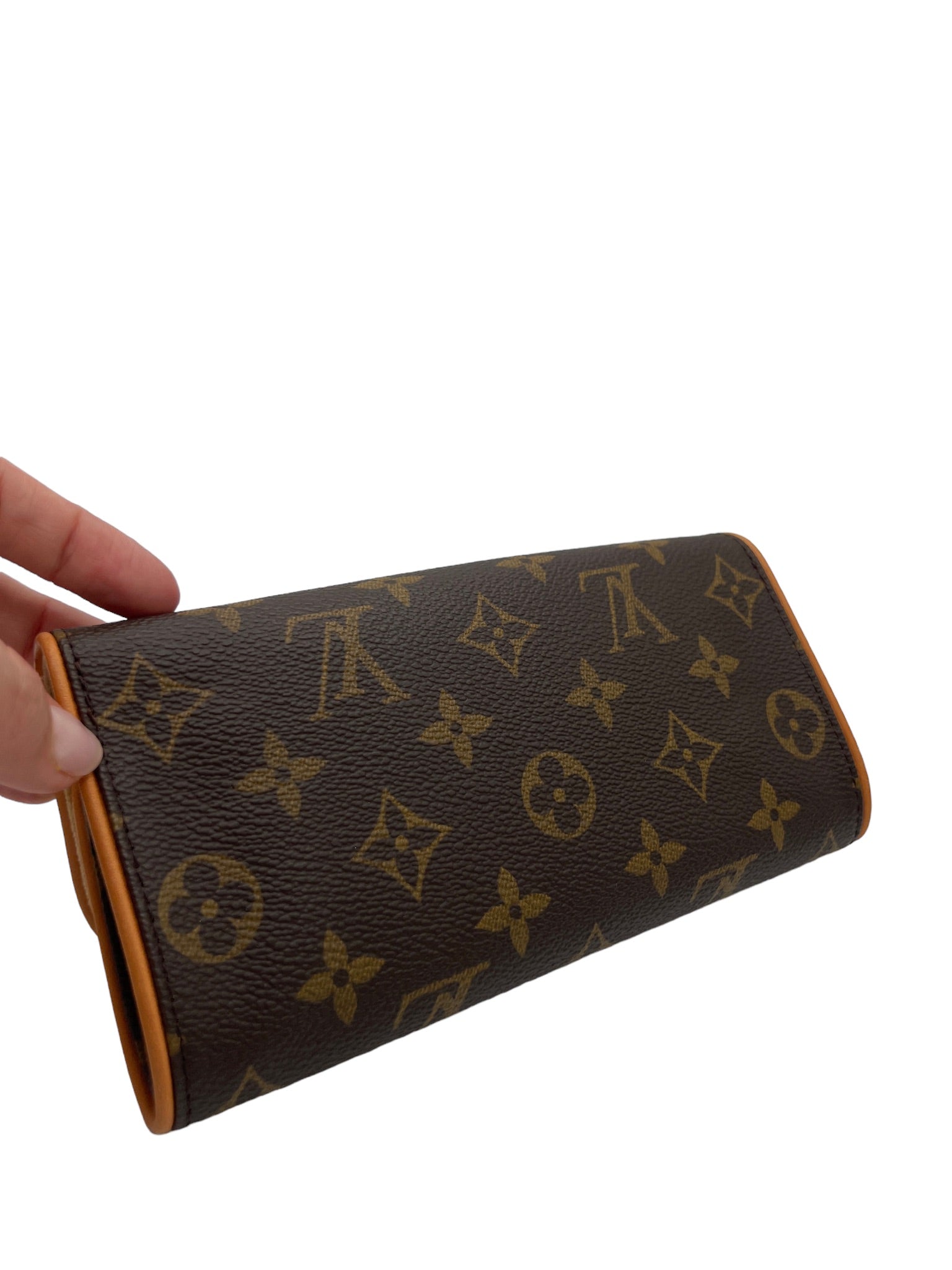LOUIS VUITTON - Pochette doble de lona con monograma