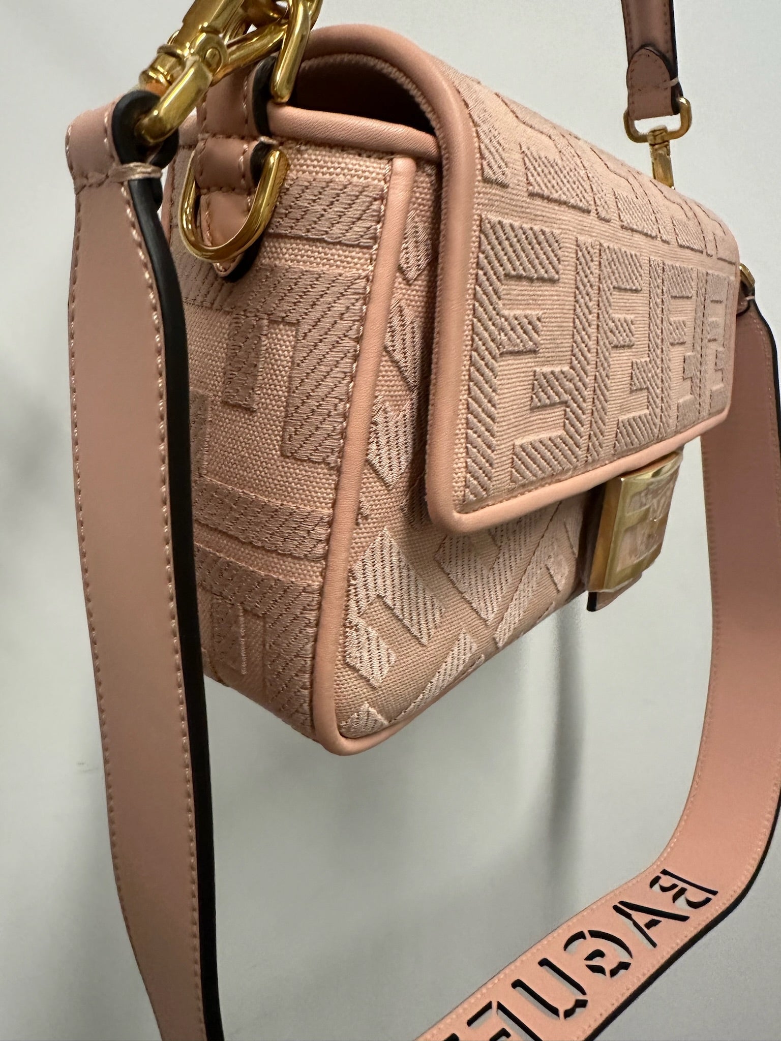 FENDI - Baby Pink Vitello King FF Medium Baguette