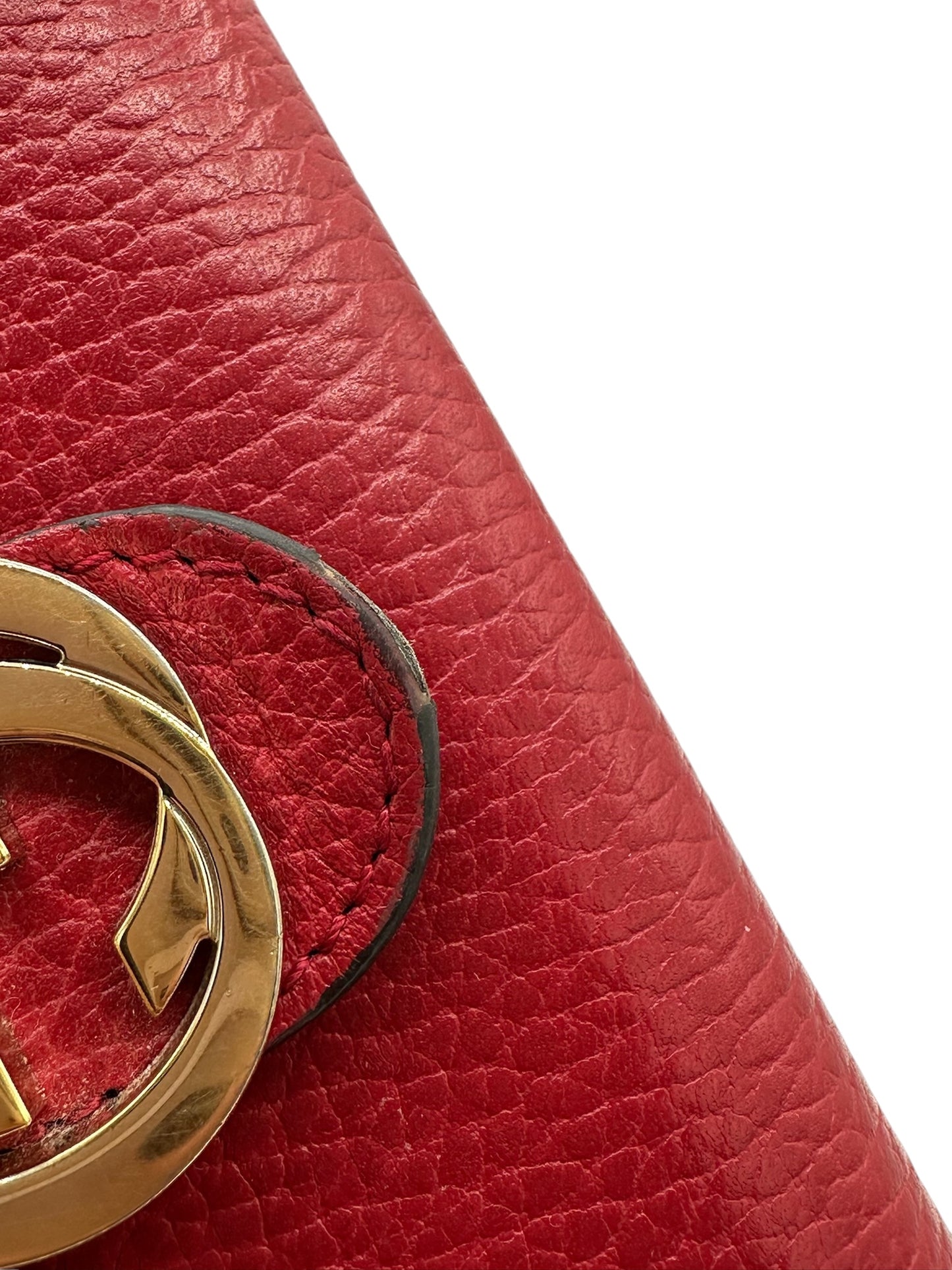 GUCCI - Cartera continental entrelazada de piel roja