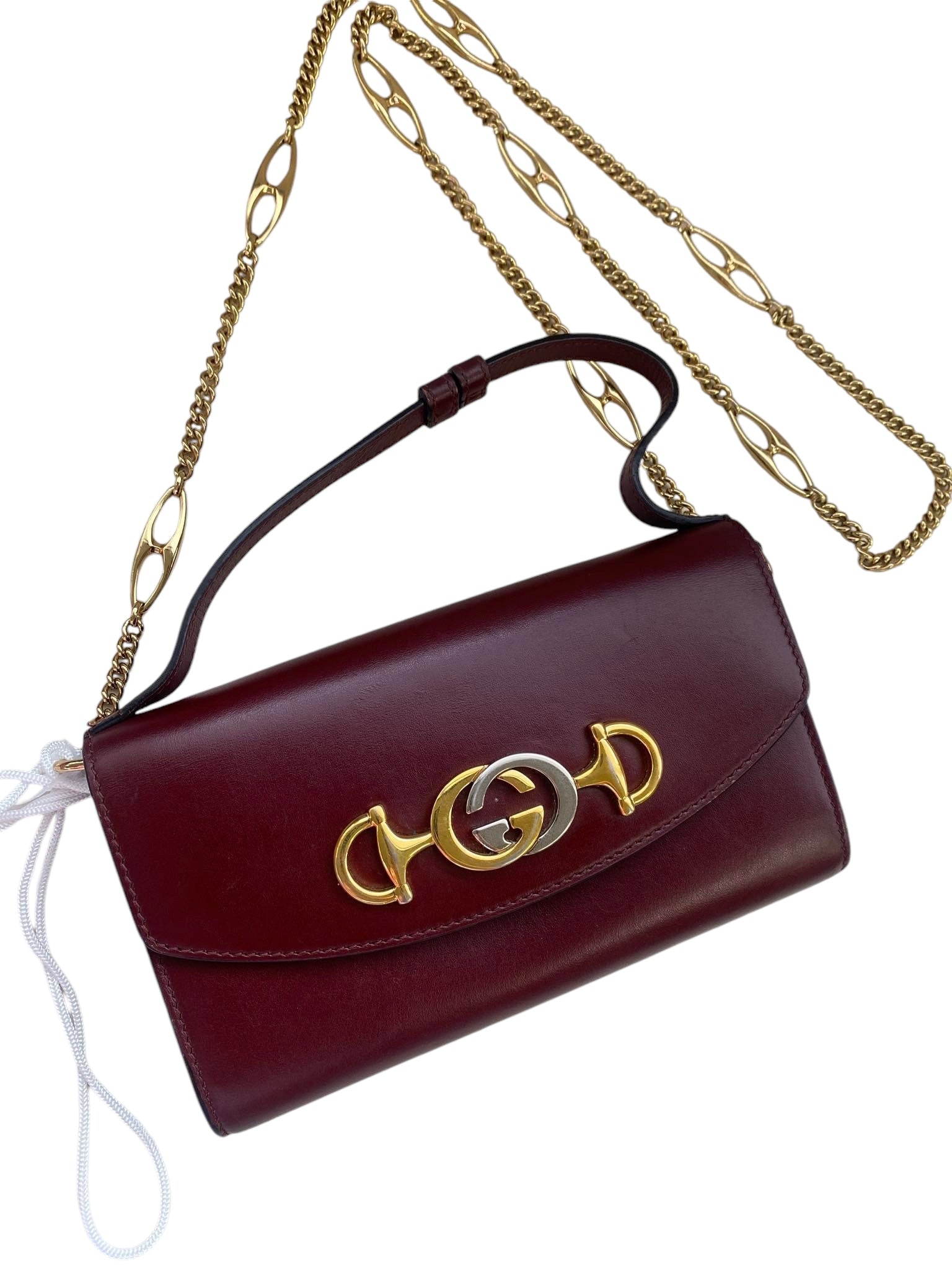 GUCCI - Bolso de hombro pequeño Zumi Vintage de piel de becerro Shibuya en color burdeos
