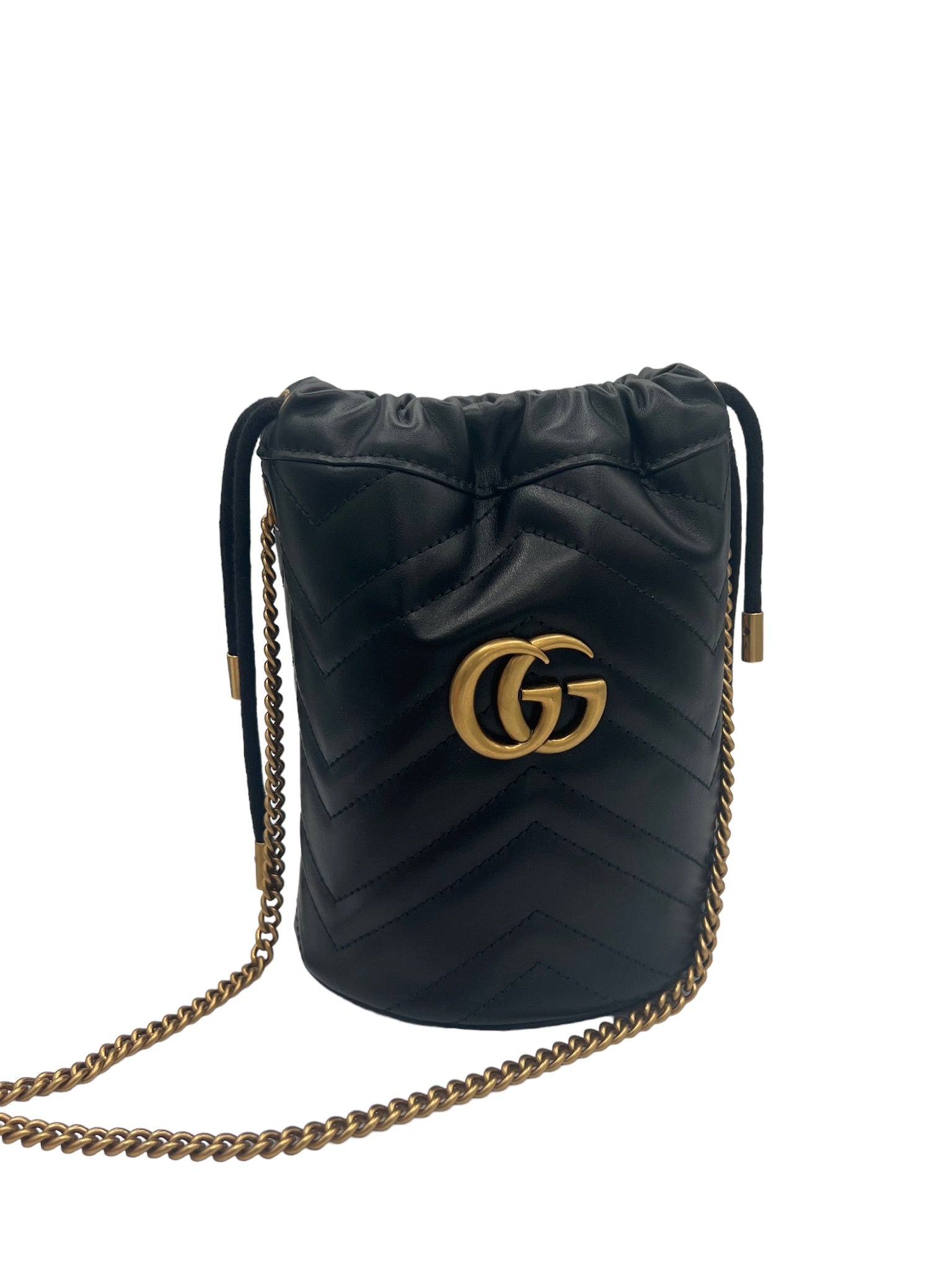 GUCCI - Bolso tipo cubo mini GG Marmont de piel matelasse negra