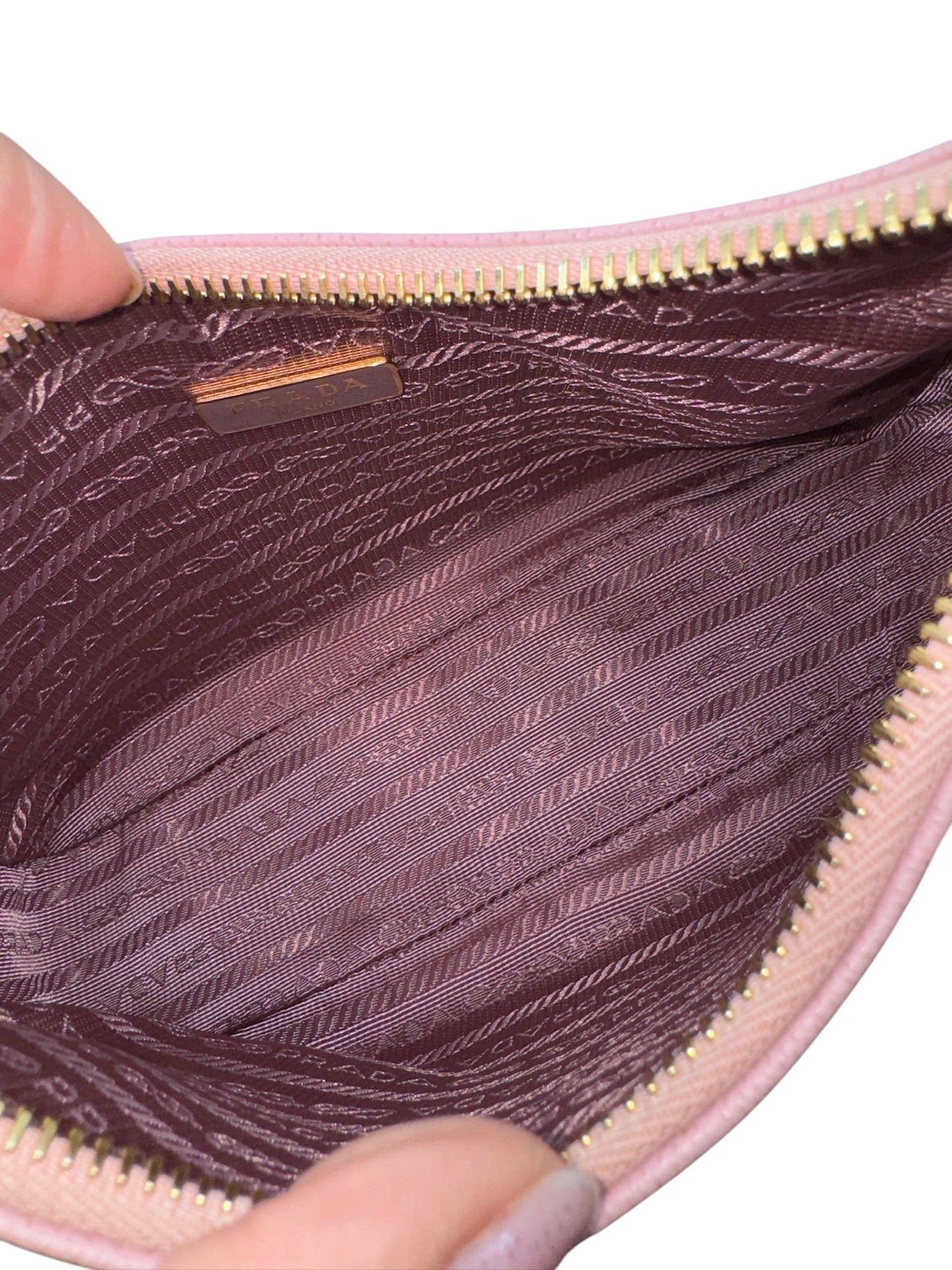 Bolso bandolera de piel saffiano rosa reeditado de segunda mano