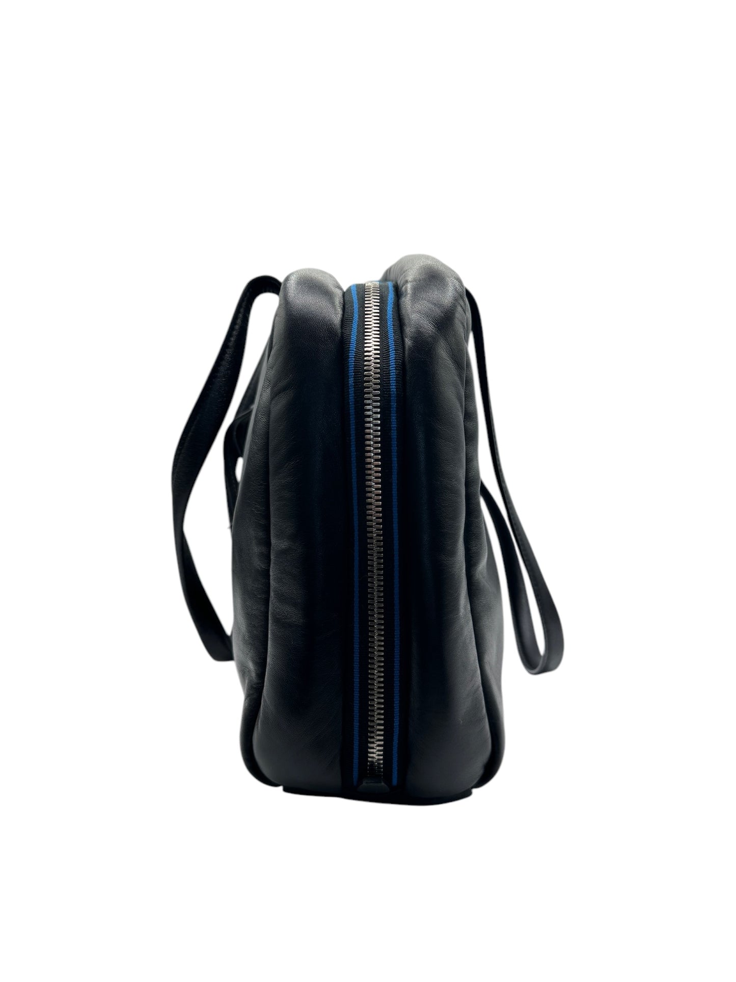 Bolso de hombro Puffy de piel negra y azul de segunda mano