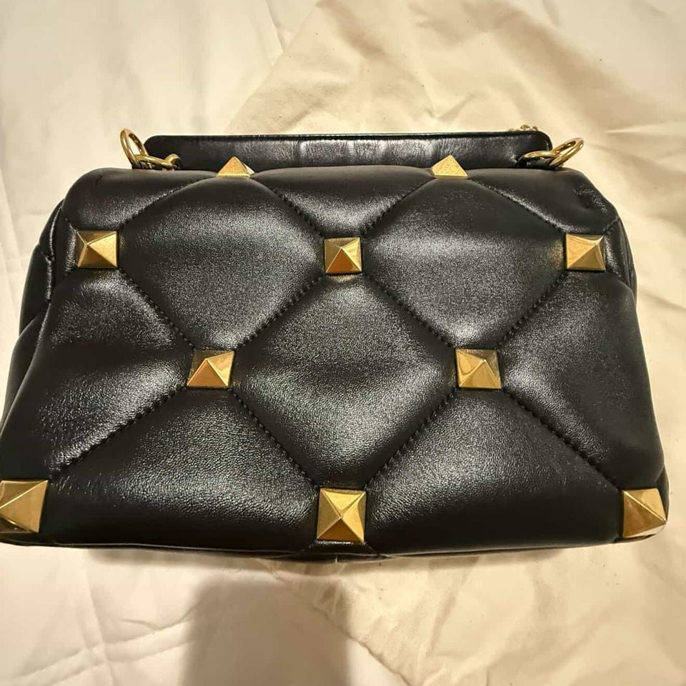 PRE-OWNED Medium Roman Stud Black Lambskin Shoulder Bag ( II PART)