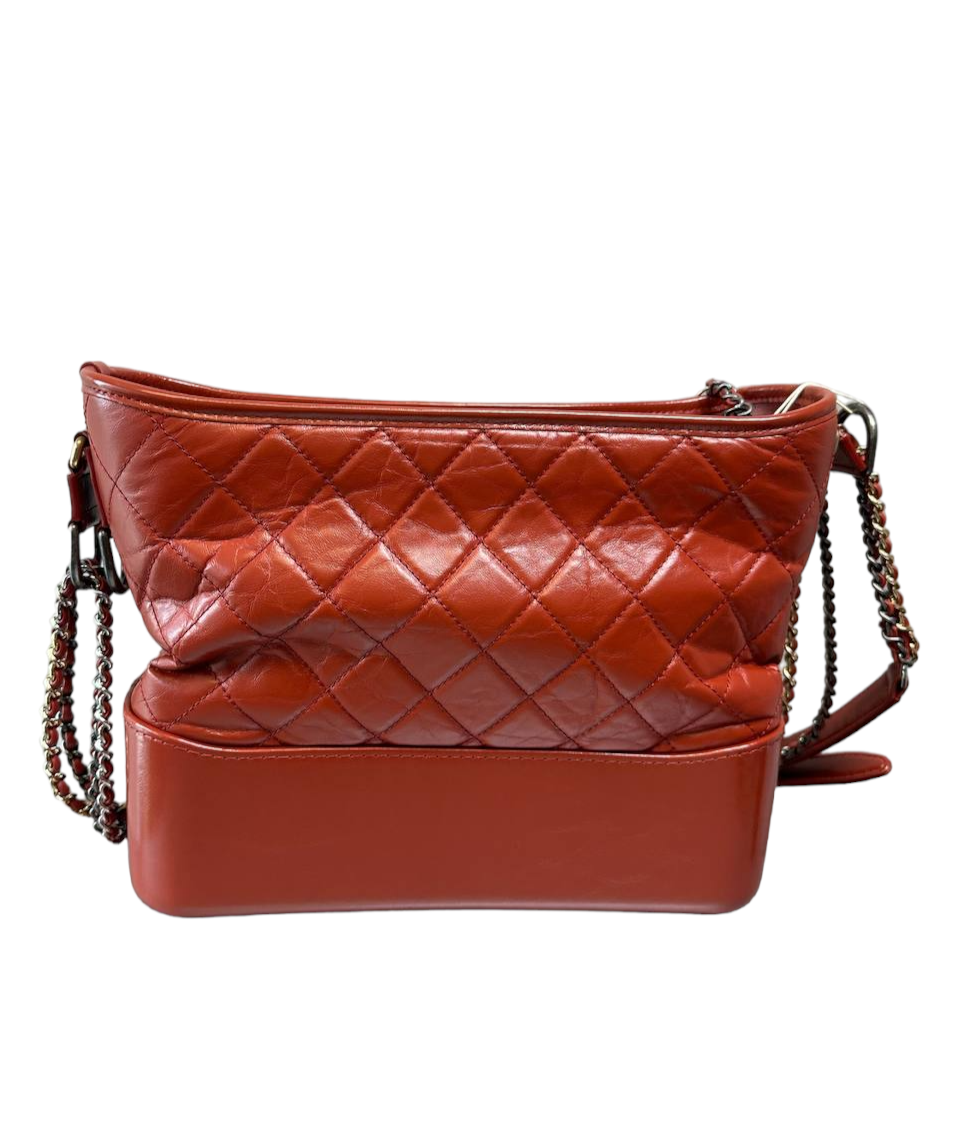 CHANEL - Gabrielle Hobo Chevron Piel de becerro envejecida