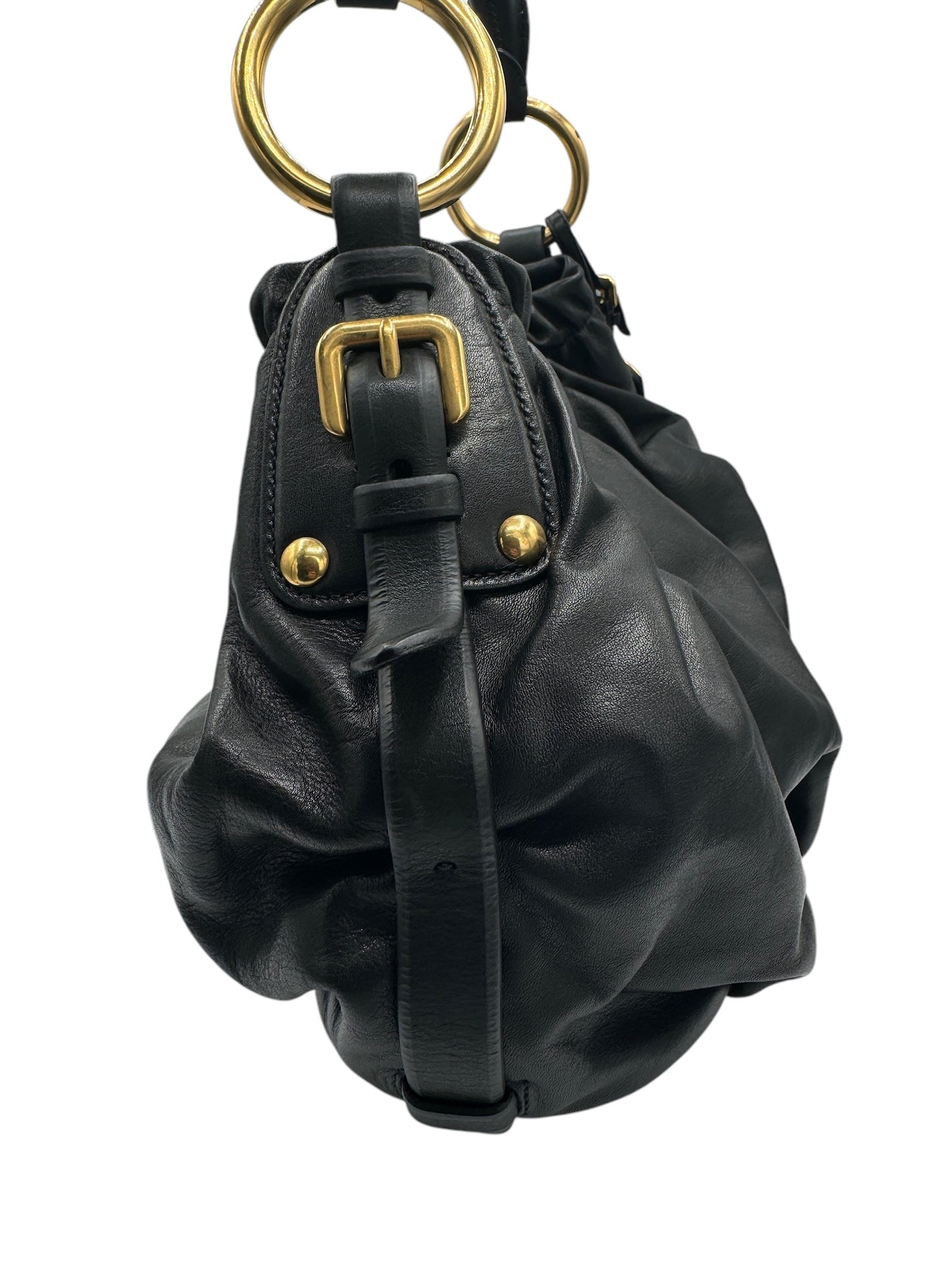 Bolso de hombro tipo hobo de piel de becerro negra USADO