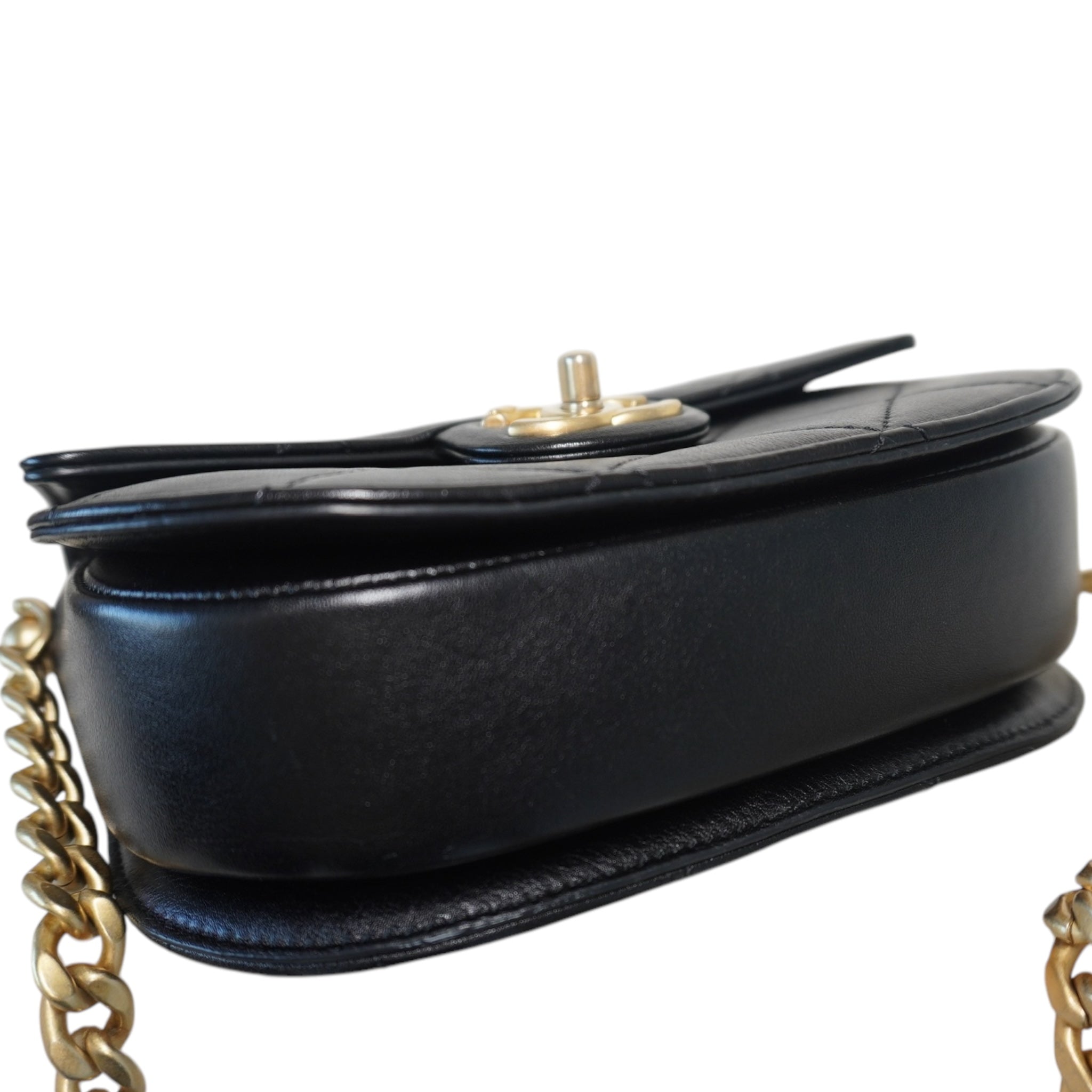 Bolso bandolera tipo mensajero con diseño de luna acolchado negro CC USADO