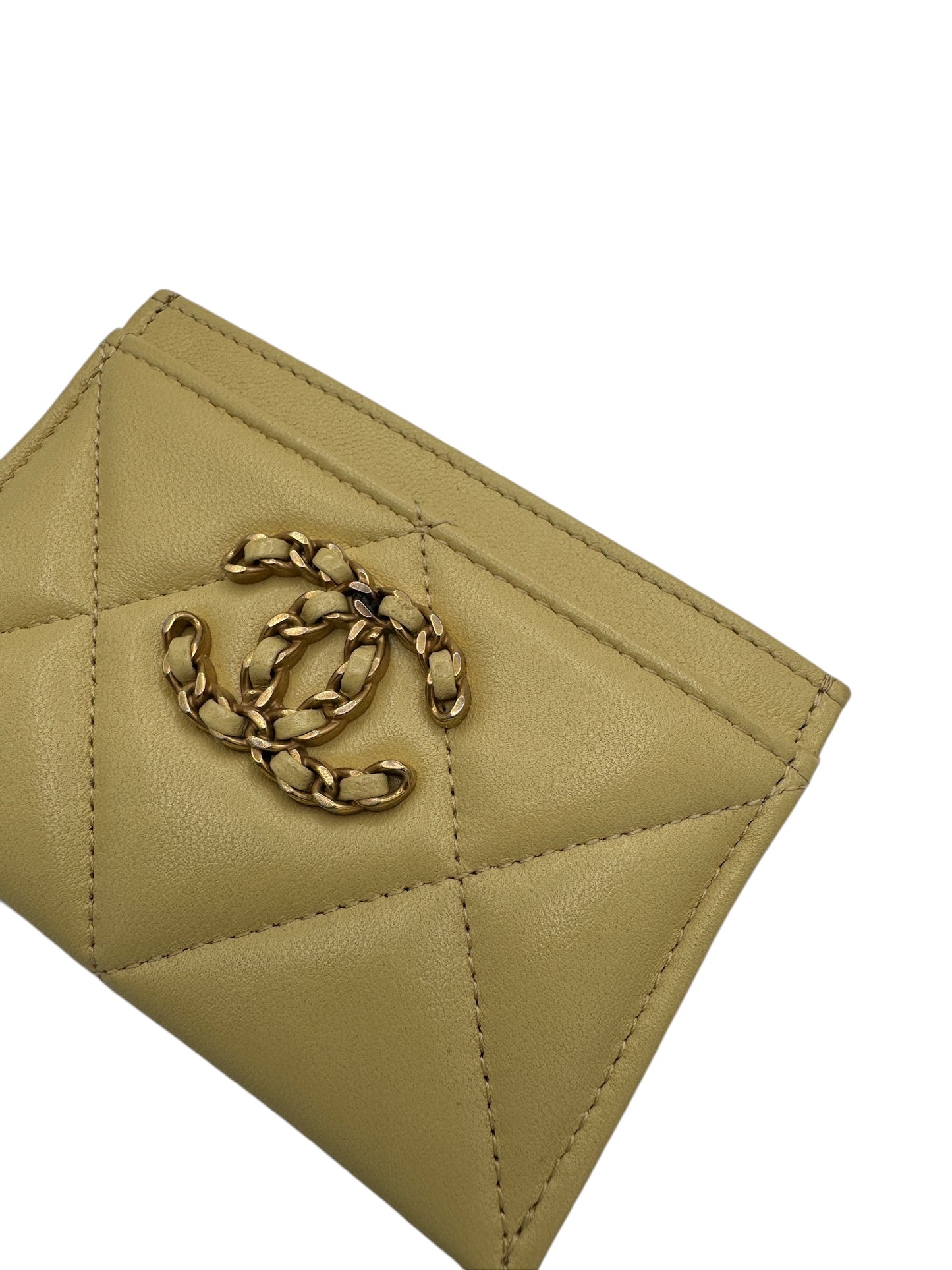 PRE-OWNED CC Yellow 19 Card Holder Quilted Leather