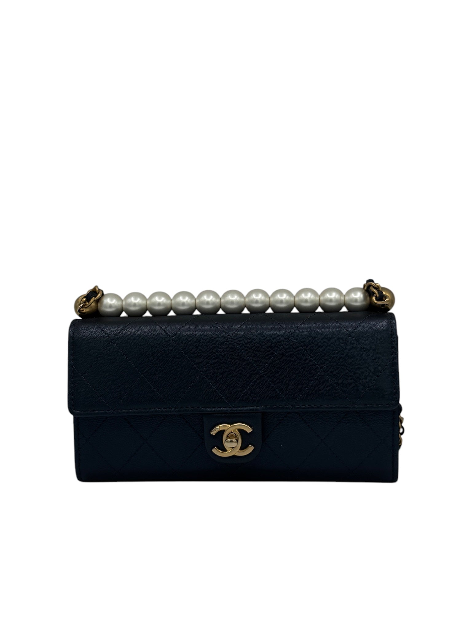 Clutch CC Chic Pearls con cadena de piel de cabra acolchada USADO 