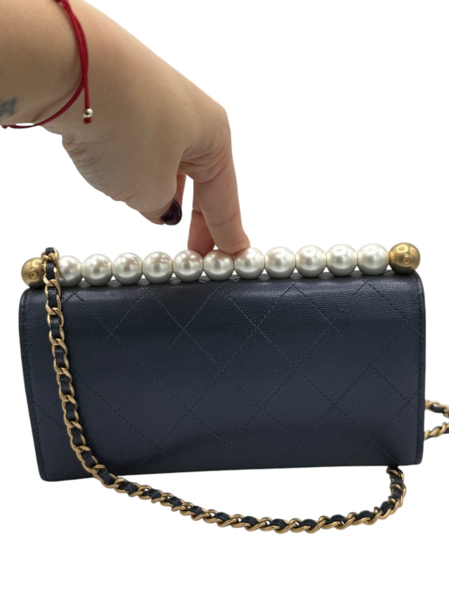 PRE-OWNED CC Chic Pearls Clutch with Chain Quilted Goatskin