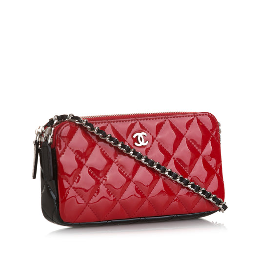 CHANEL - Black & Red CC Double Zip Wallet on Chain