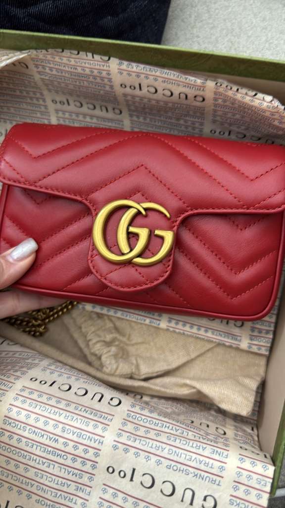PRE-OWNED GG Marmont Super Mini Red Shoulder Bag