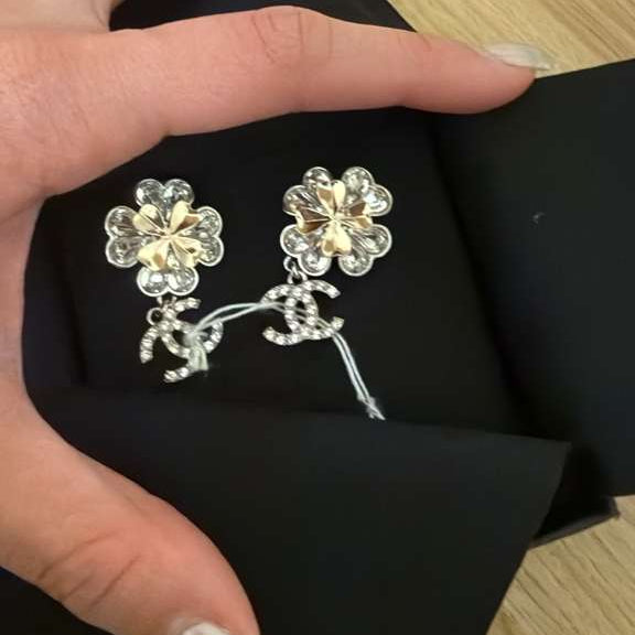 PRE-OWNED Coco Mark Four leaf clover Rhinestone Earrings