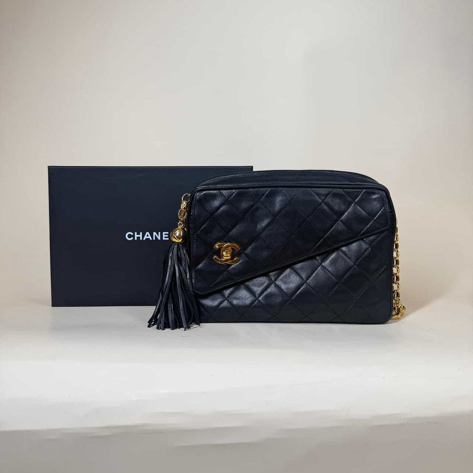 PRE-OWNED CC Black Front Pocket Camera Bag Lambskin Shoulder Bag