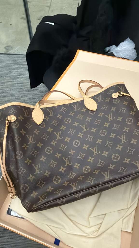 PRE-OWNED LV Monogram Neverfull MM Shoulder Bag