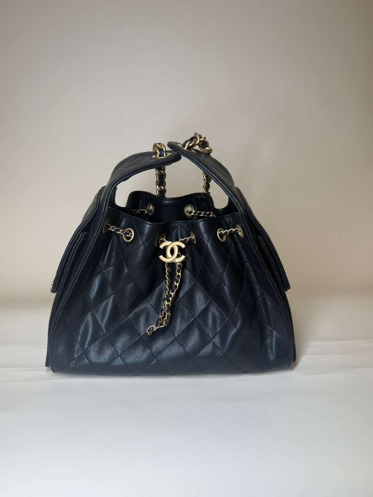PRE-OWNED CC 25 Caviar Leather Black Shoulder Bag