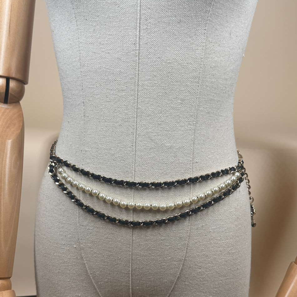 PRE-OWNED Lambskin Pearl Crystal Chain CC Fancy Belt Black Gold