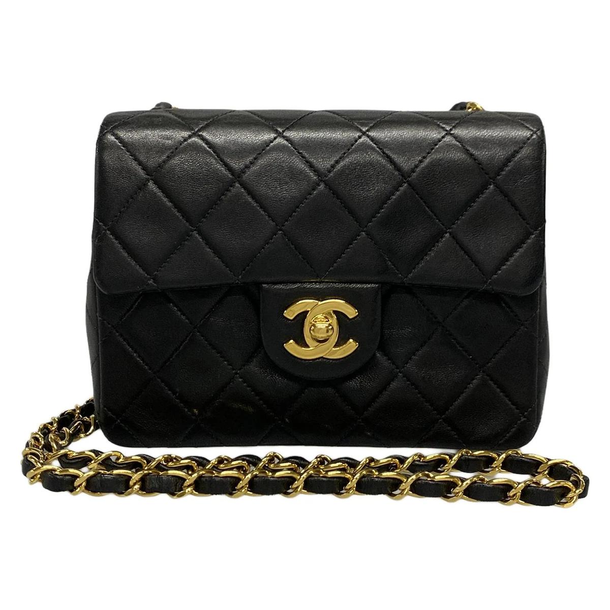 Bolso de hombro CC mini negro con solapa simple USADO