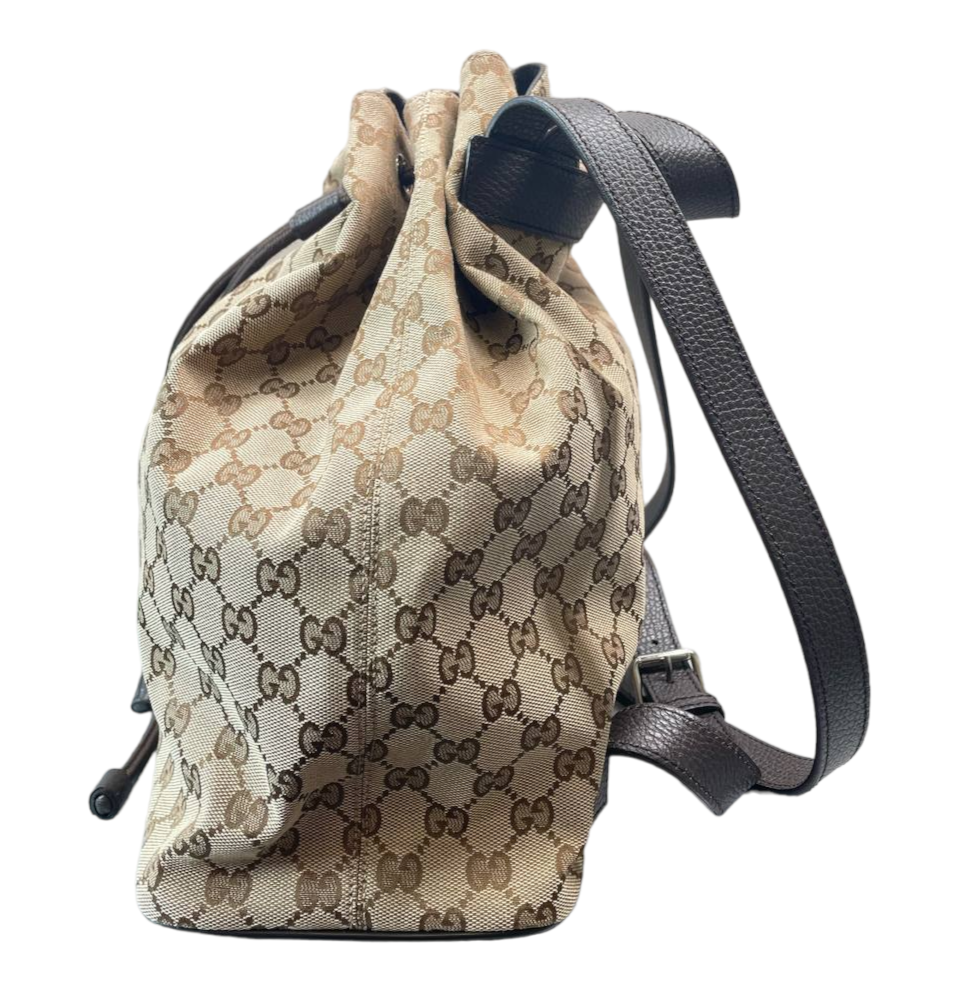 GUCCI - Mochila con cordón GG Canvas Medium